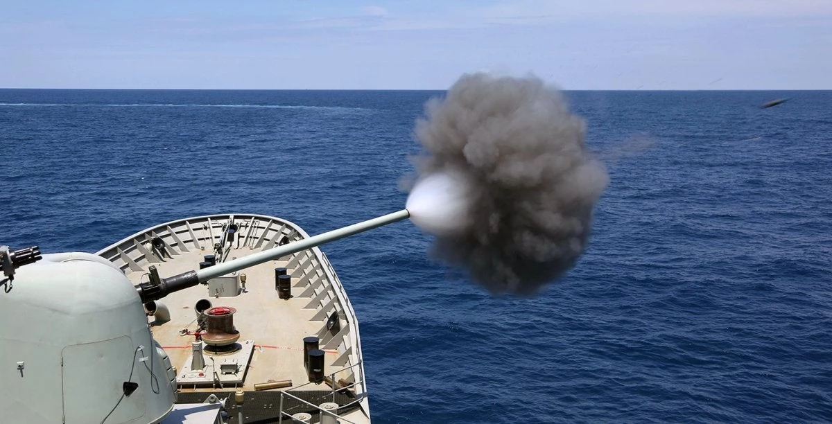 Απλώνεται ο Ελληνικός στόλος: «Σφραγίζει» το Αιγαίο και περιμένει τους Τούρκους – Στο παιχνίδι και οι ΗΠΑ – Στήνουν «ασπίδα» προστασίας στην Κύπρο